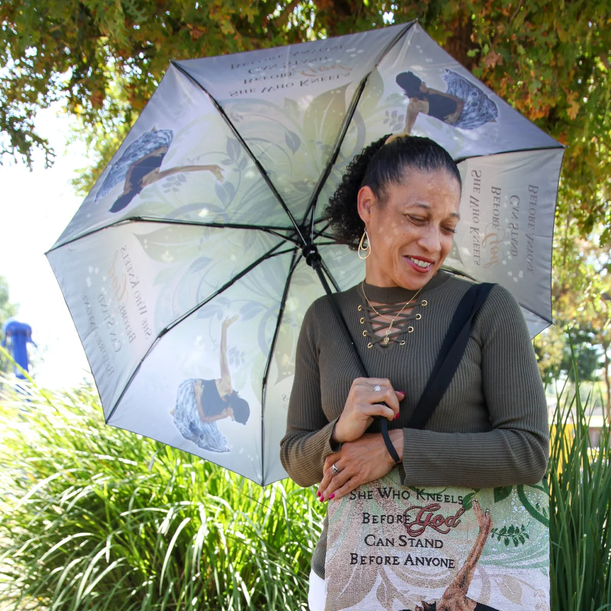 SHE WHO KNEELS UMBRELLA - Image 2